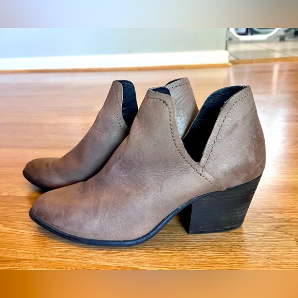 Steve Madden Adelphie Booties - Picture 1 of 4